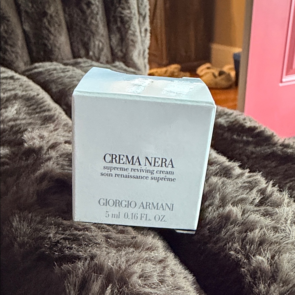 Giorgio Armani Crema Nera Reviving Cream in White Box